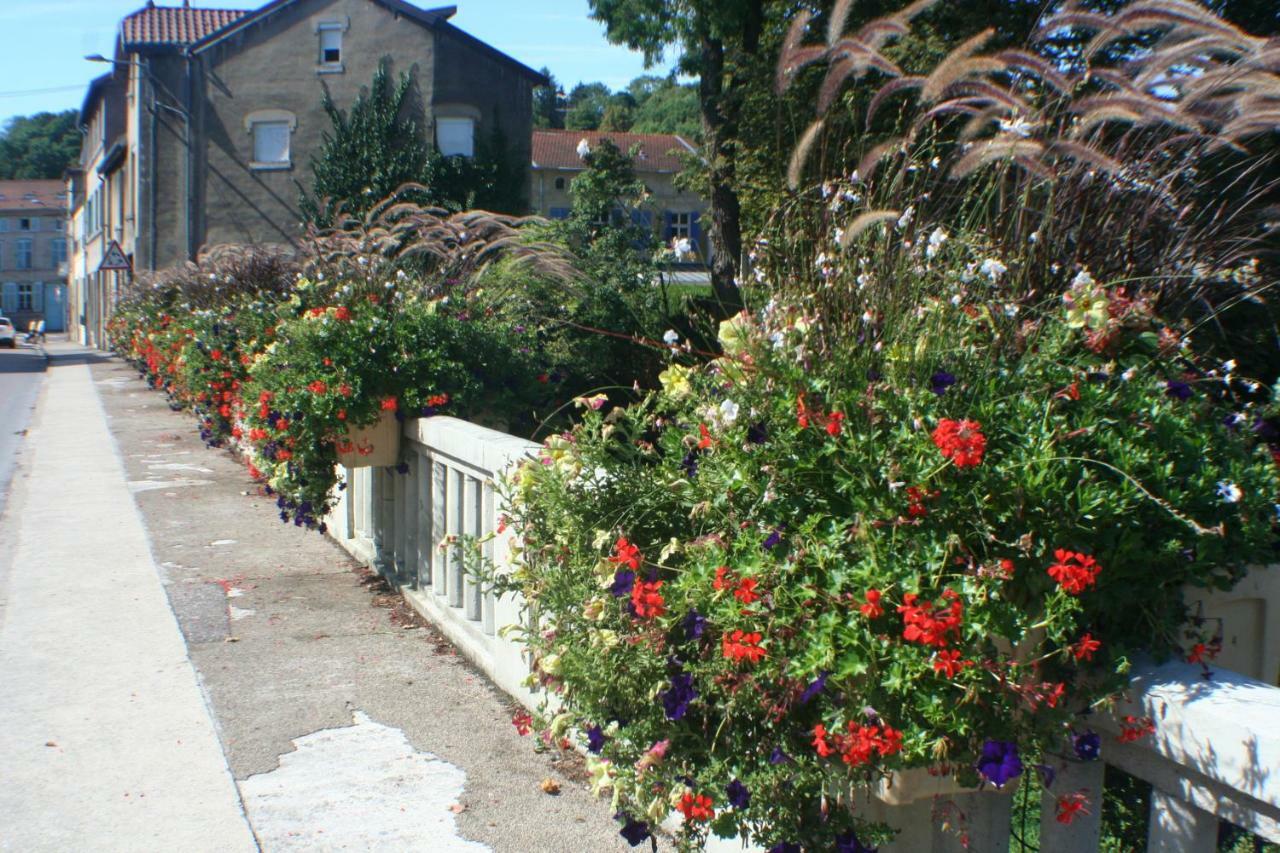 Les Ponts De L'Ornain Lägenhet Bar-le-Duc Exteriör bild